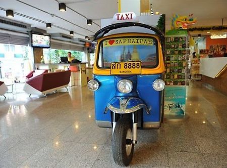 Saphaipae Hostel Bangkok Bagian luar foto
