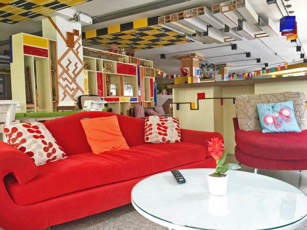 Saphaipae Hostel Bangkok Bagian luar foto