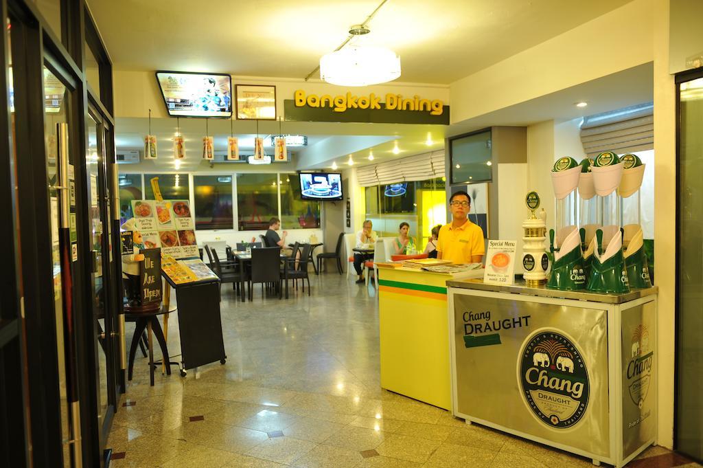 Saphaipae Hostel Bangkok Bagian luar foto