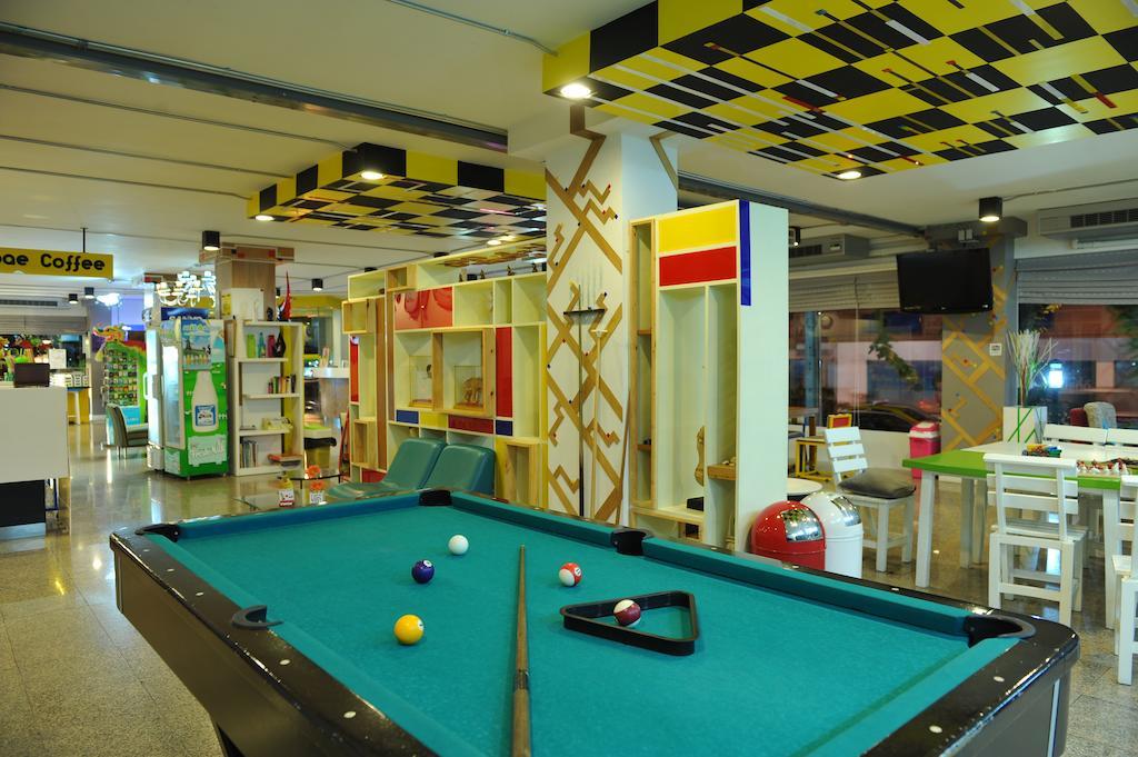 Saphaipae Hostel Bangkok Bagian luar foto