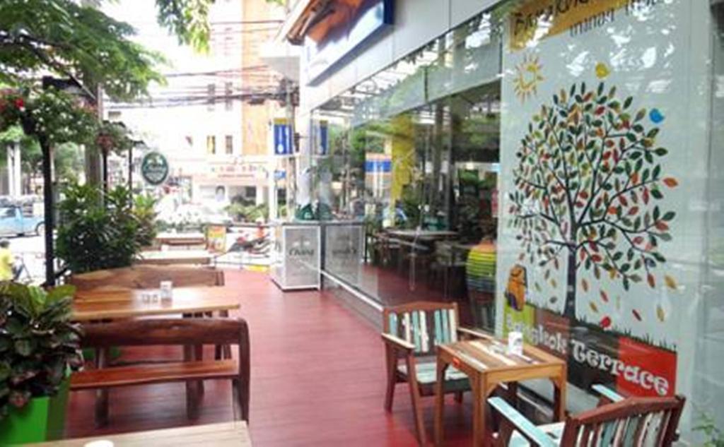 Saphaipae Hostel Bangkok Bagian luar foto
